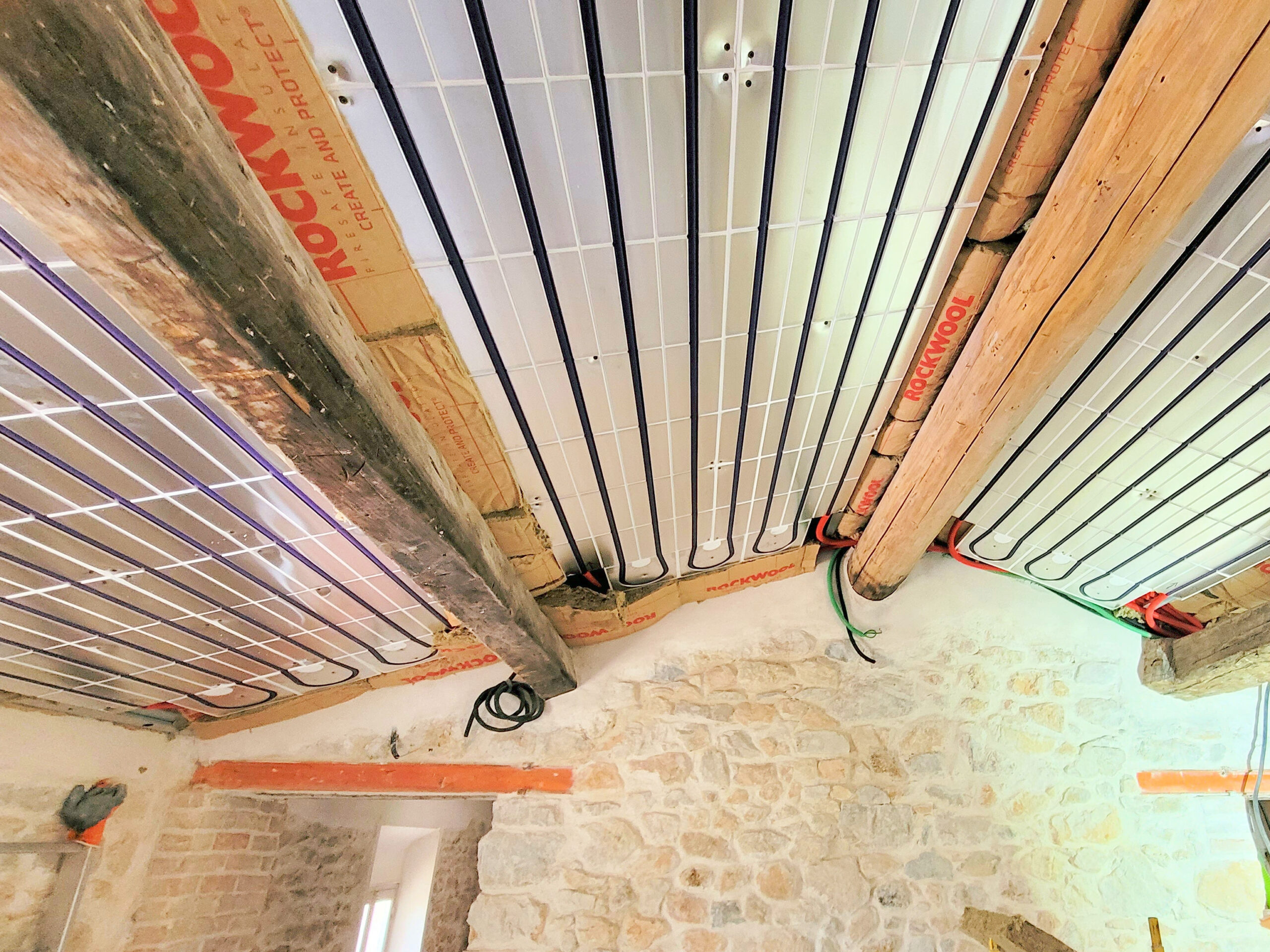 Structure plafond chauffant rafraichissant Thermacome sous pente